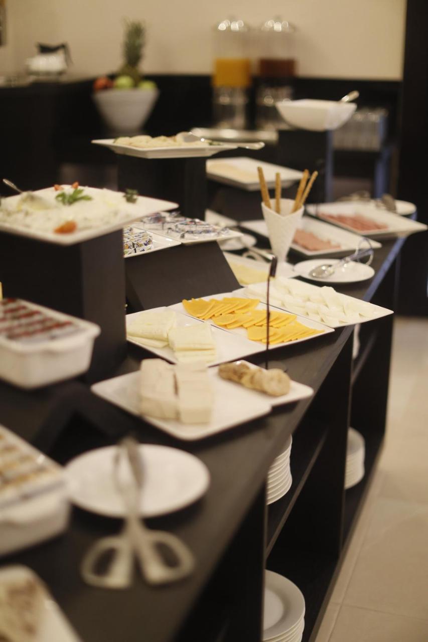 The Signature Hotel Amman Extérieur photo