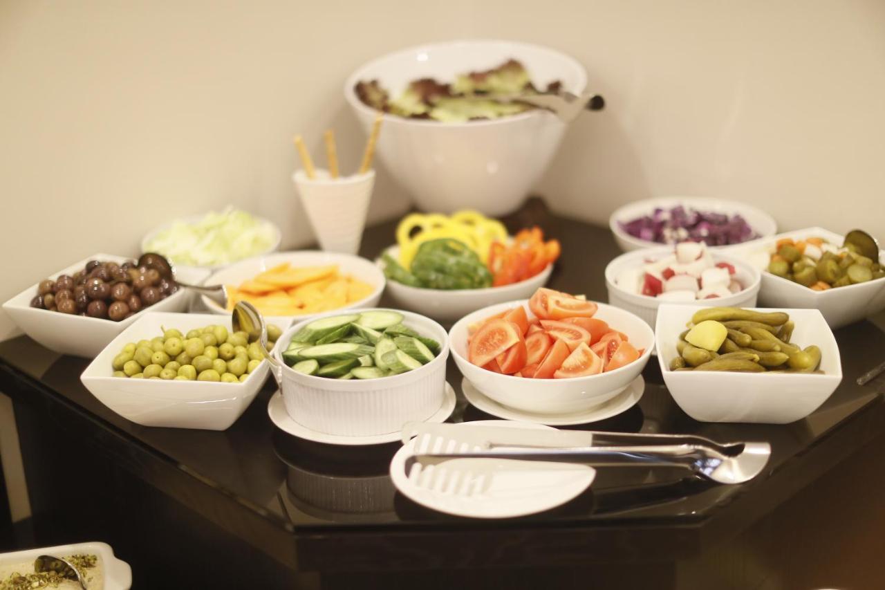 The Signature Hotel Amman Extérieur photo