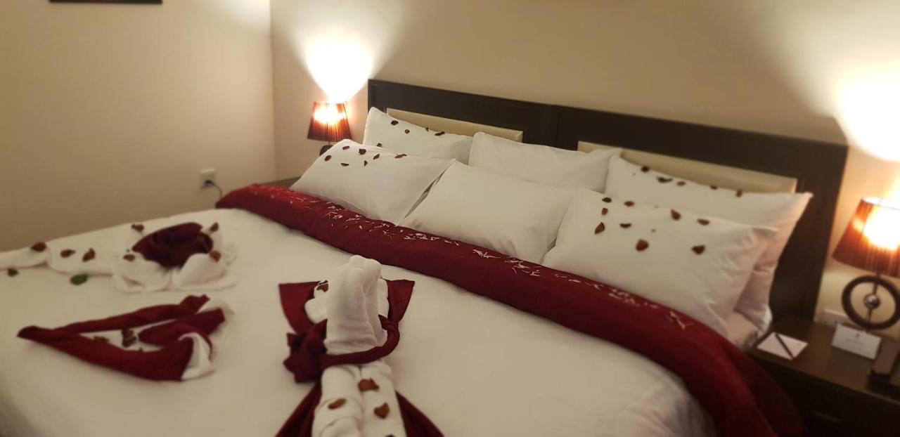 The Signature Hotel Amman Extérieur photo