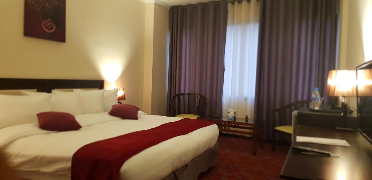 The Signature Hotel Amman Extérieur photo